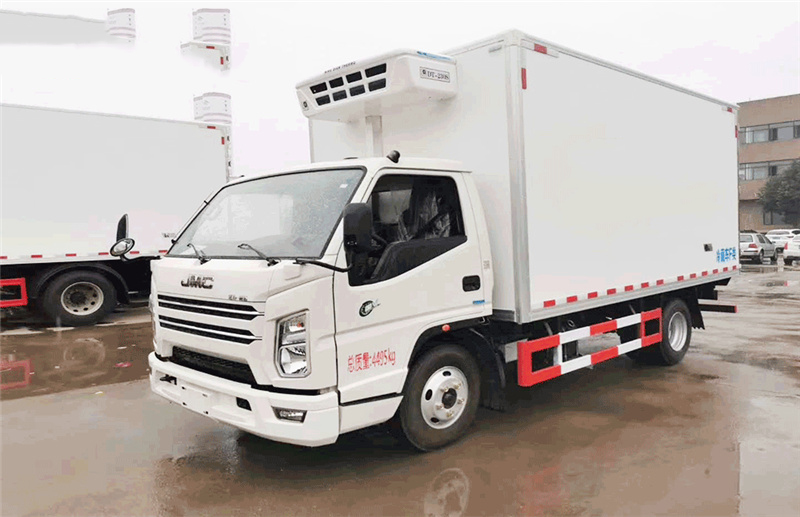 國(guó)六江鈴130馬力寬體冷藏車(chē)