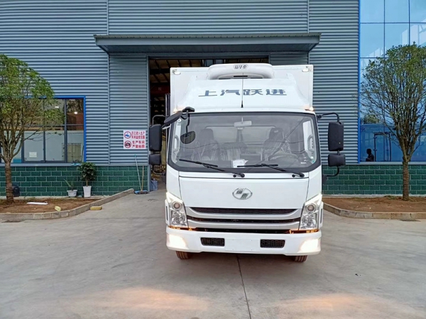 國六上汽躍進(jìn)C500自動擋冷藏車