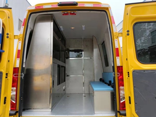 福特V348加長軸救險(xiǎn)車